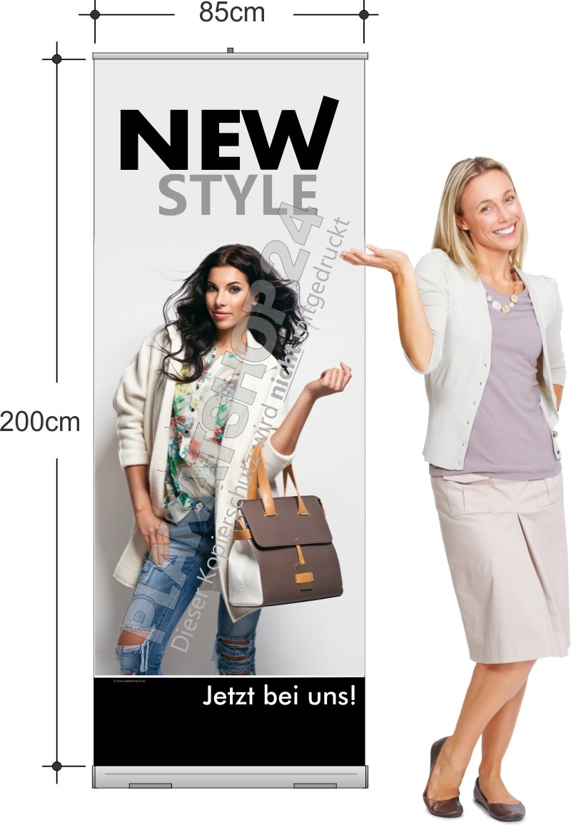 Rollupbanner mit Werbung für junge Damenmode